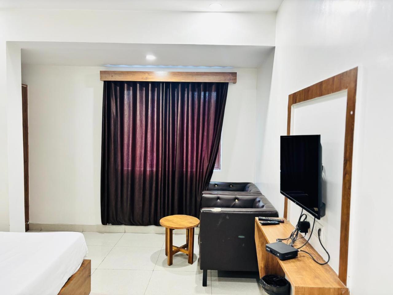 Hotel Bg Inn Bangalore Esterno foto