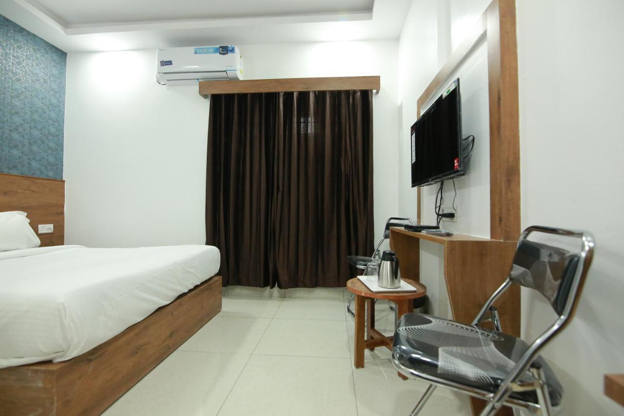Hotel Bg Inn Bangalore Esterno foto